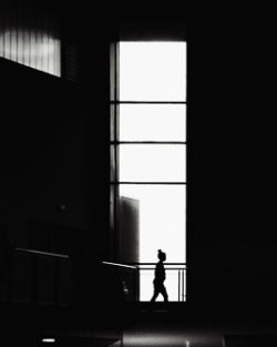 "La marcheuse / The girl walker"